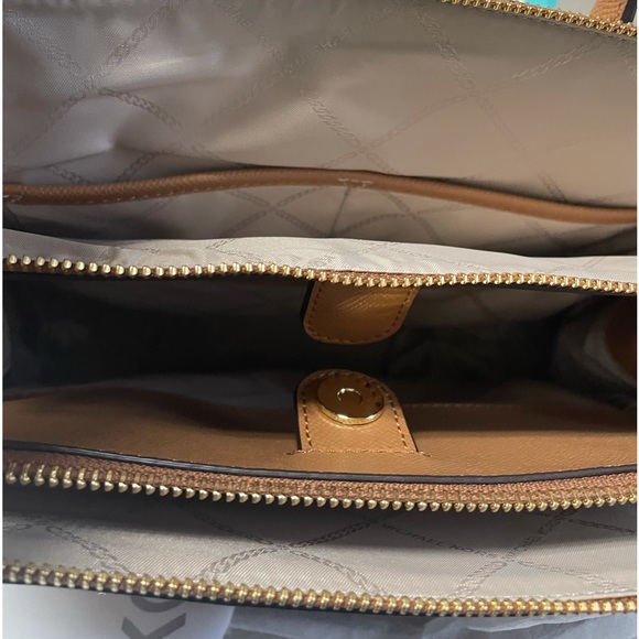 Michael Kors Houston Satchel and Wallet - Picture 11 of 11